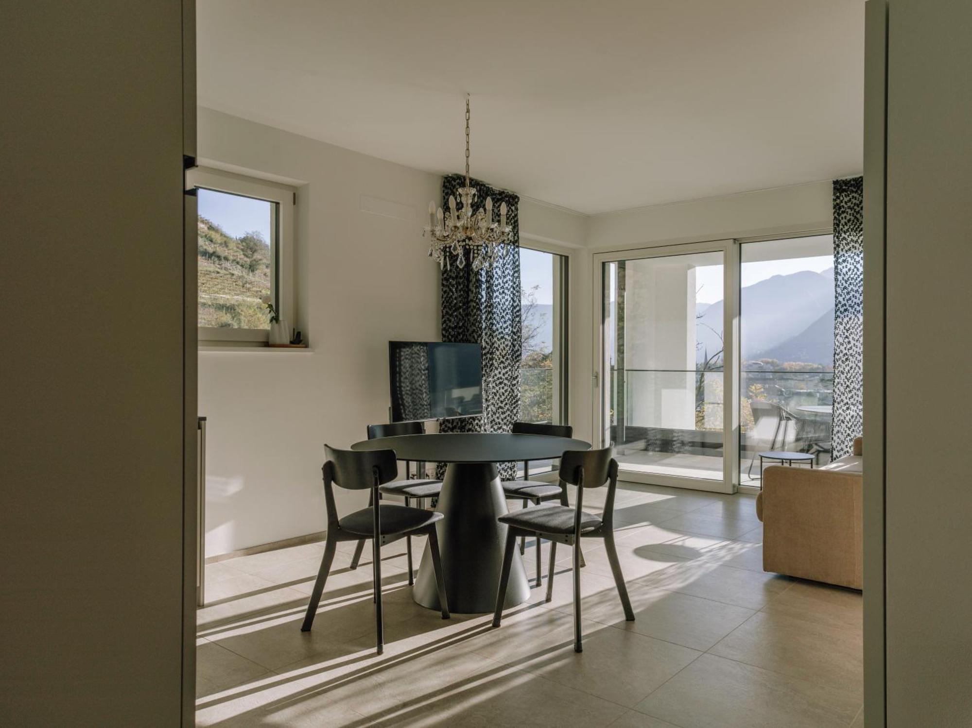The Hills Meran